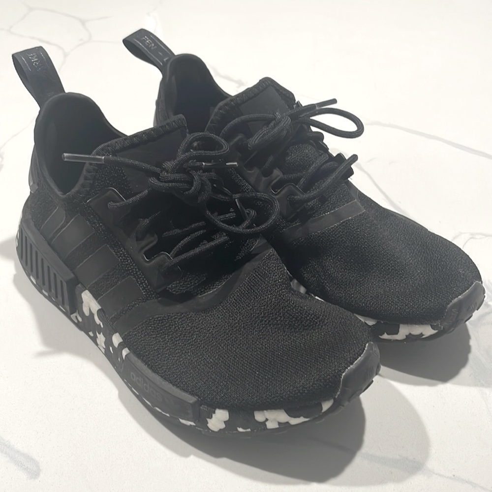 NWT Adidas Originals NMD_R1 running women’s size 6